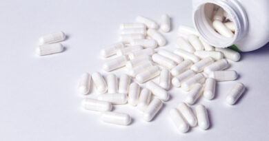 bcaa que es - para que sirve - bote con capsules