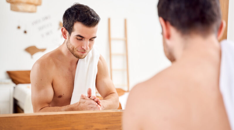 Cuidado antiedad para hombres: te damos unos consejos para la piel