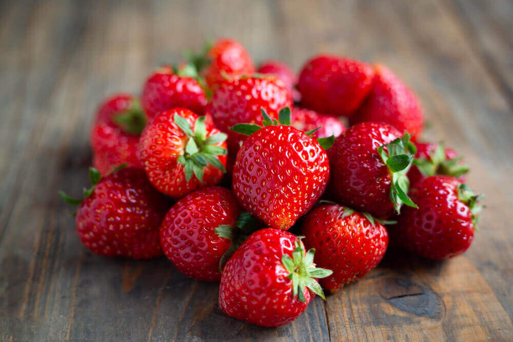 fresas que aparecen en esta imagen como alimento sano para el corazón